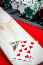 Antarmuka aplikasi crystal togel menampilkan pasar Liga 1 dan permainan kasino live dealer